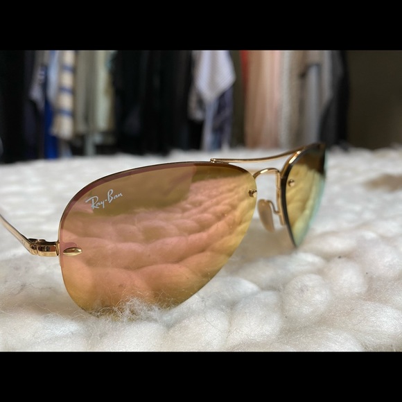 SOLD. Ray-Ban Rose Gold Aviators - Picture 5 of 11